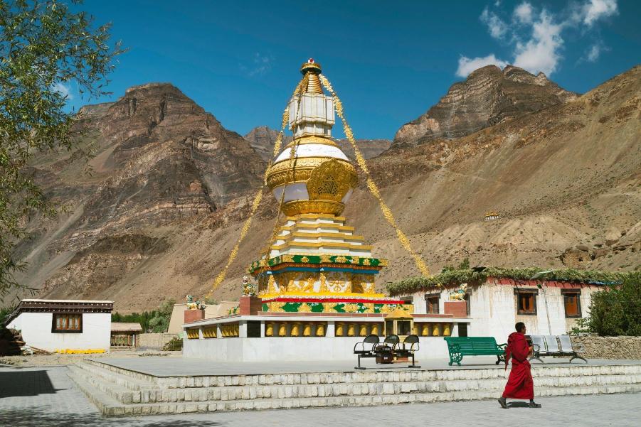 Exploring the breathtaking landscapes of Spiti Valley: A must-do on your list of things to do in Spiti Valley.