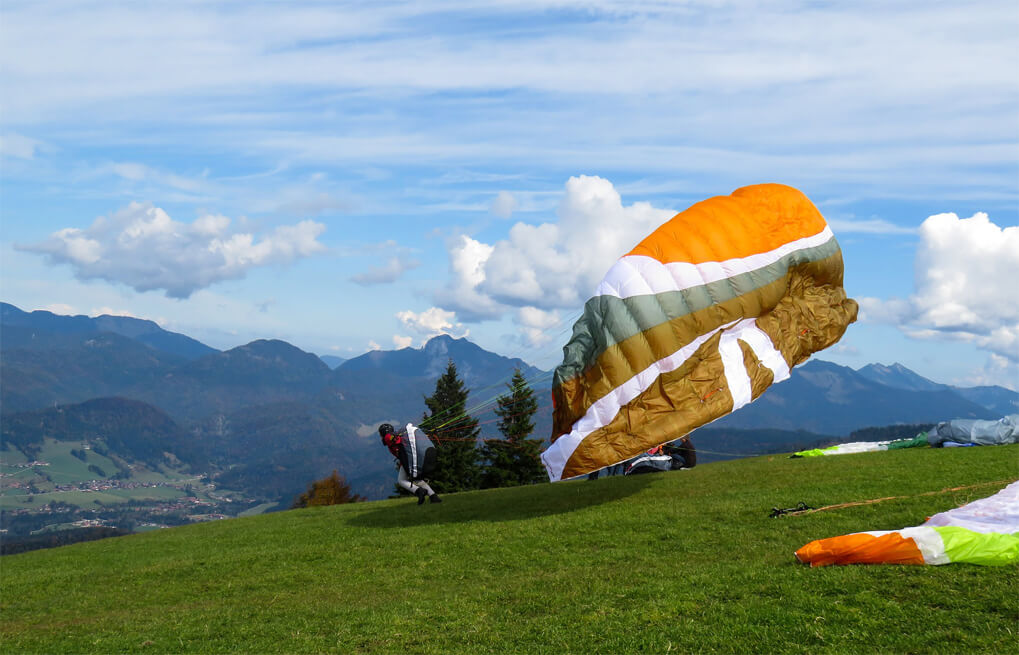 Bir Billing - Fly Through the Sky/Things to do in Himachal Pradesh