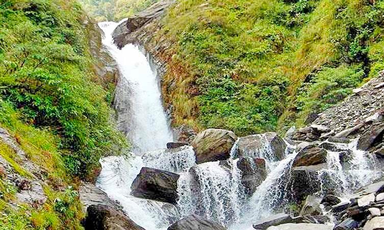 Satdhara Falls/one of the best places to visit in Dalhousie