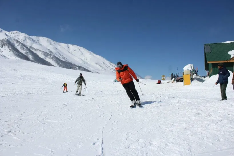 Skiing in Kashmir,Things to do in Kashmir