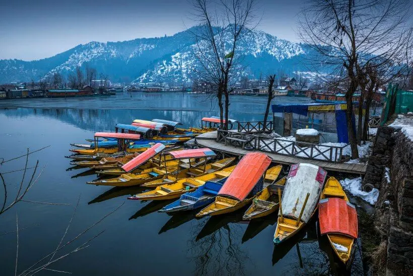 Dal Lake,Best Places to Visit in Kashmir