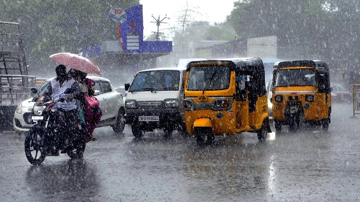 Tamil Nadu is experiencing Heavy rains; North India is also experiencing weather difficulties.