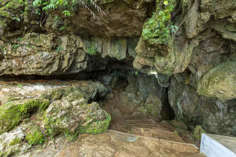 Explore Mawsmai Cave