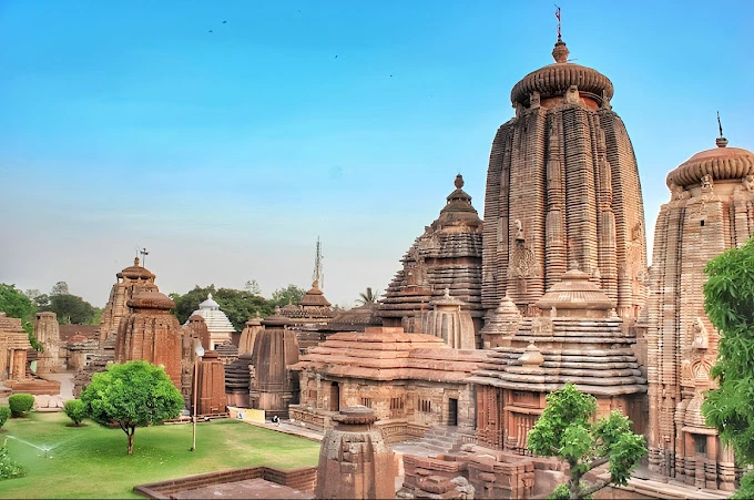 One of the best Things to do in Odisha is visit Lingaraj Temple in Bhubaneswar