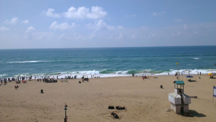 Relax on the golden beaches of Puri