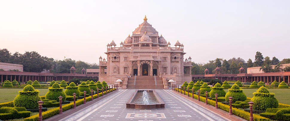 Top Things to Do in Ahmedabad is Visit the Akshardham Temple