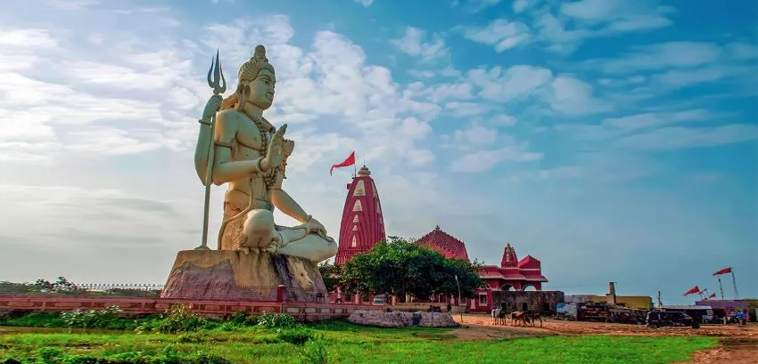 Visit Nageshwar Jyotirlinga Temple