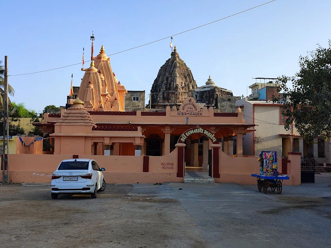 One of the best Things to Do in Somnath is Visit the Kamnath Mahadev Temple