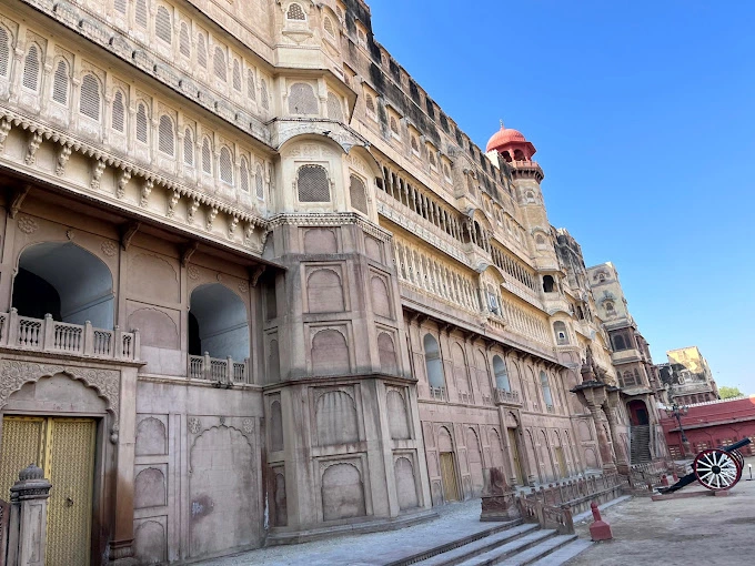 Visit the historic Junagarh Fort in Bikaner