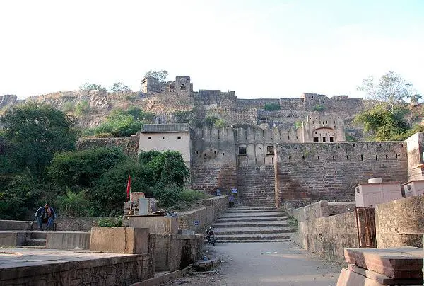 One of the best Things to Do in Rajasthan is Visit Ranthambore Fort