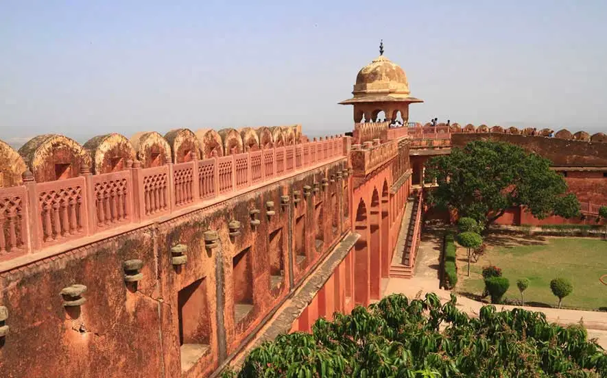 Explore Jaigarh Fort