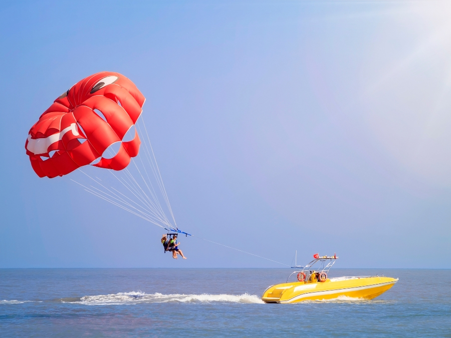 Parasailing at Jal Mahal Jaipur