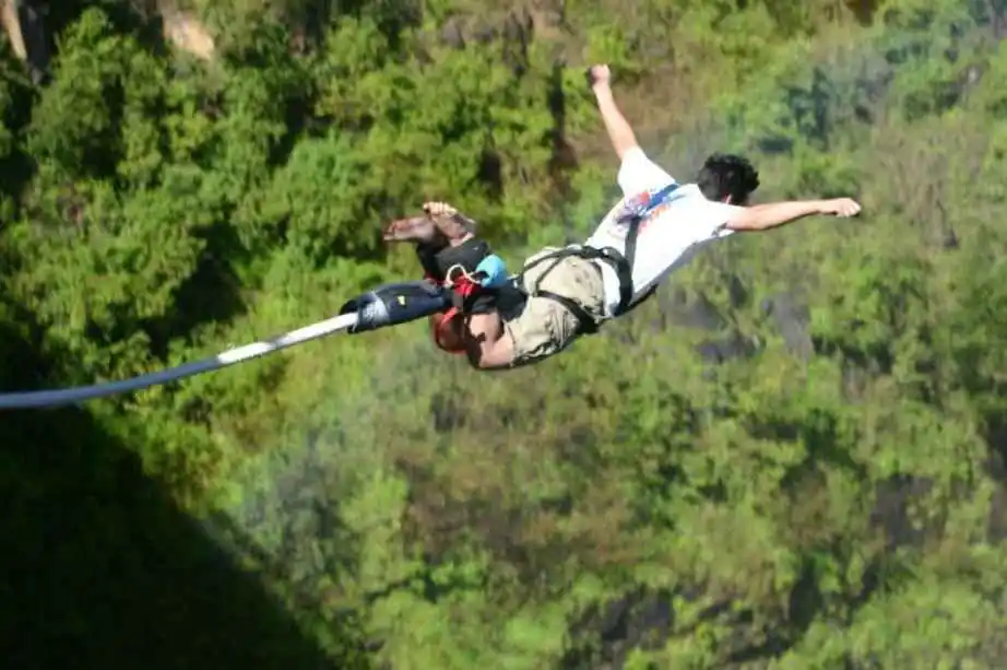 Bungee Jumping at Jumpin Heights