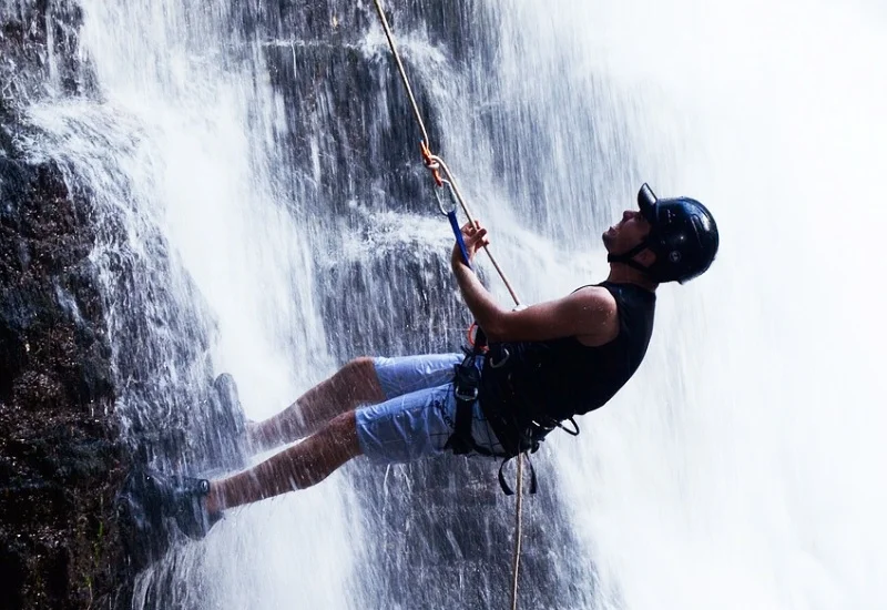 Waterfall Rappelling in Menal