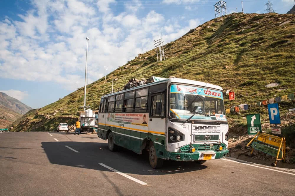 how to reach spiti valley by bus