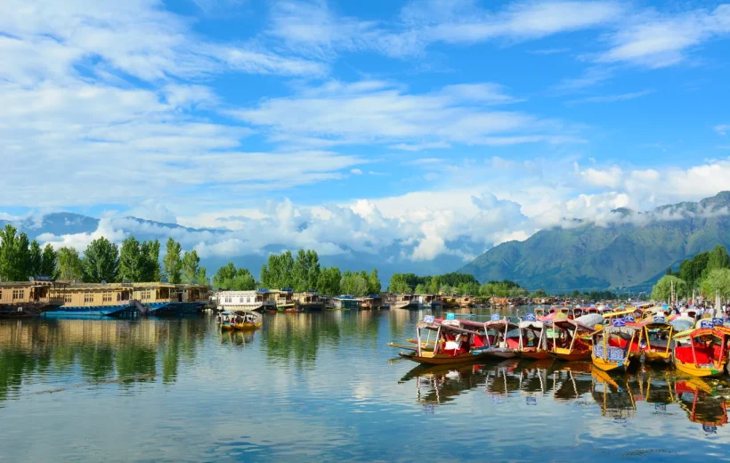 Beautiful Kashmir Lakes Tour Package 6N/7D