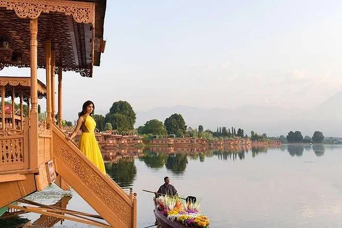 Kashmir Honeymoon Package with Pahalgam and Gulmarg