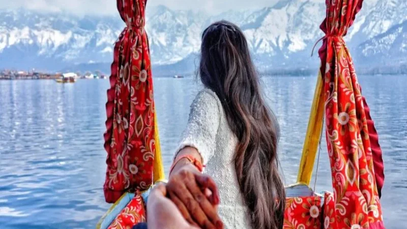 Romantic Kashmir Honeymoon Tour Package