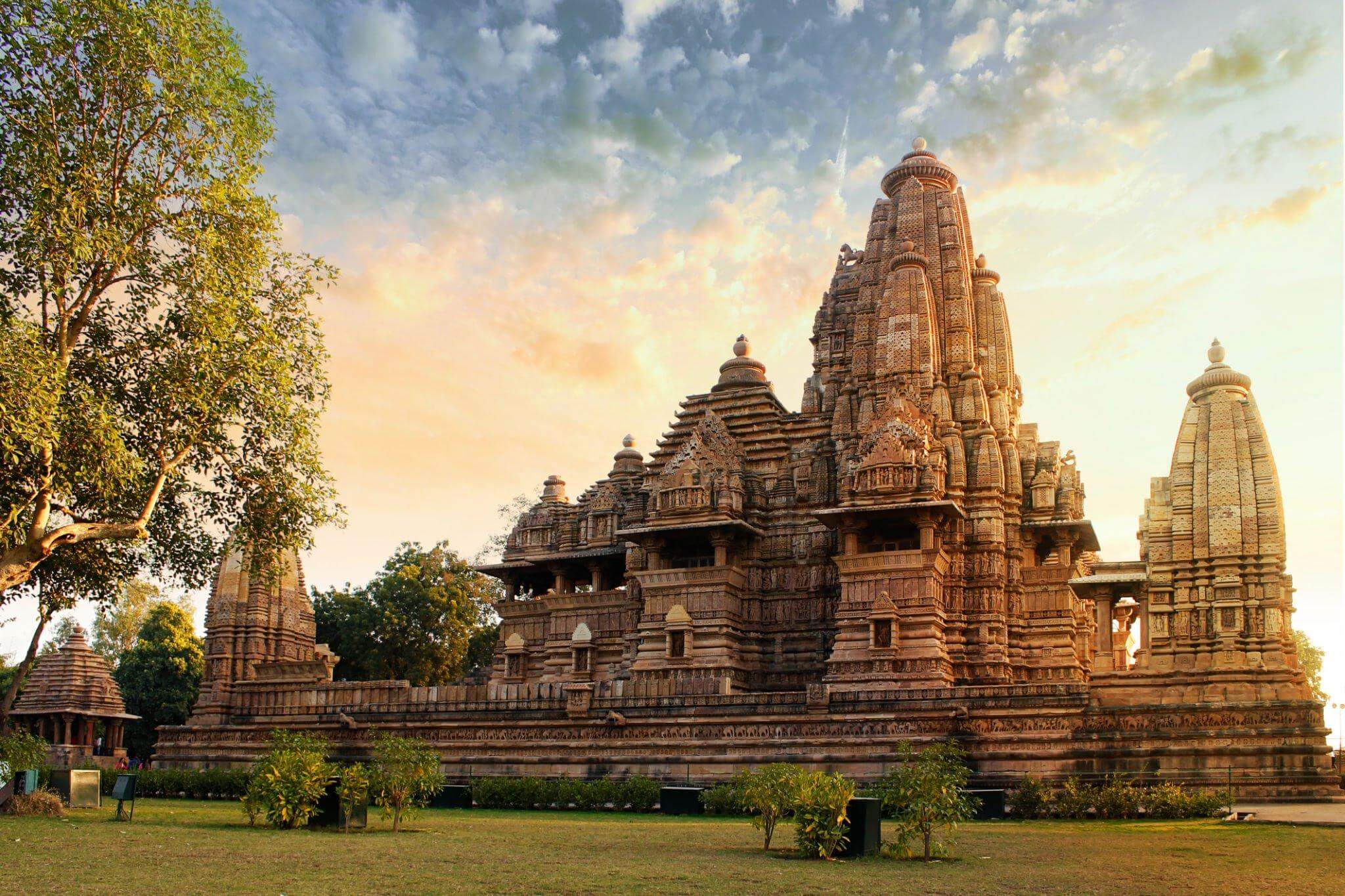 Exploring the Heart of India: A Guide to Madhya Pradesh Tour